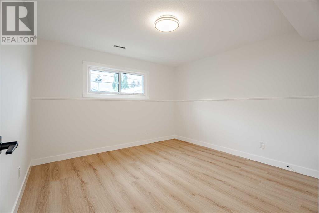 Single Family House Bi-level for Sale in  Huntbourne Road NE Huntington Hills Calgary 