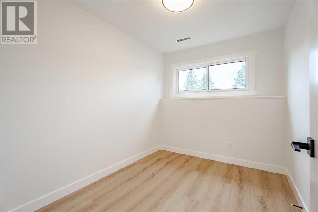 Single Family House Bi-level for Sale in  Huntbourne Road NE Huntington Hills Calgary 