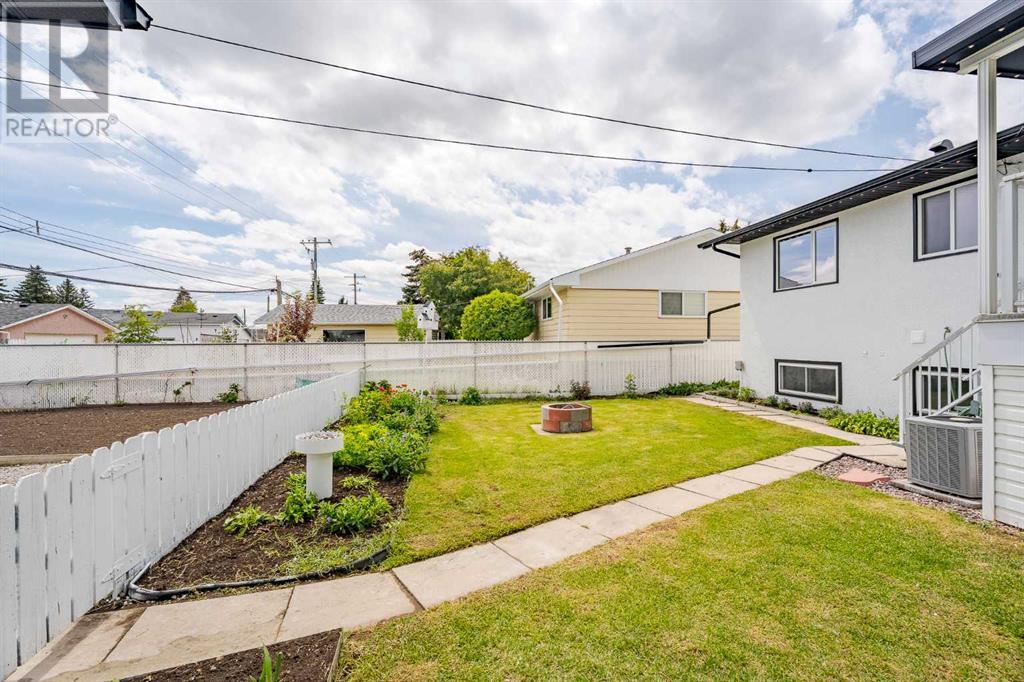 Single Family House Bi-level for Sale in  Huntbourne Road NE Huntington Hills Calgary 