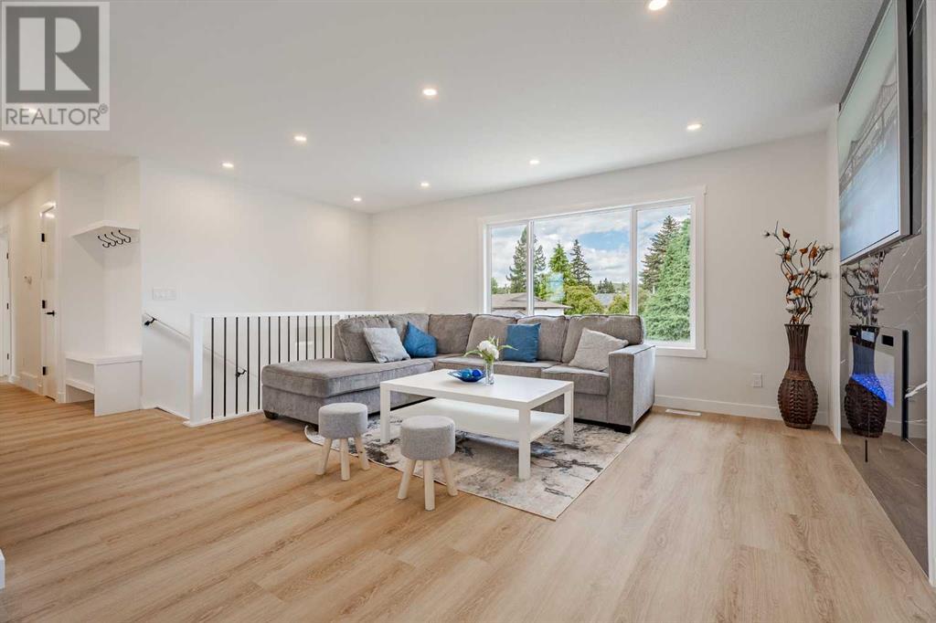 Single Family House Bi-level for Sale in  Huntbourne Road NE Huntington Hills Calgary 
