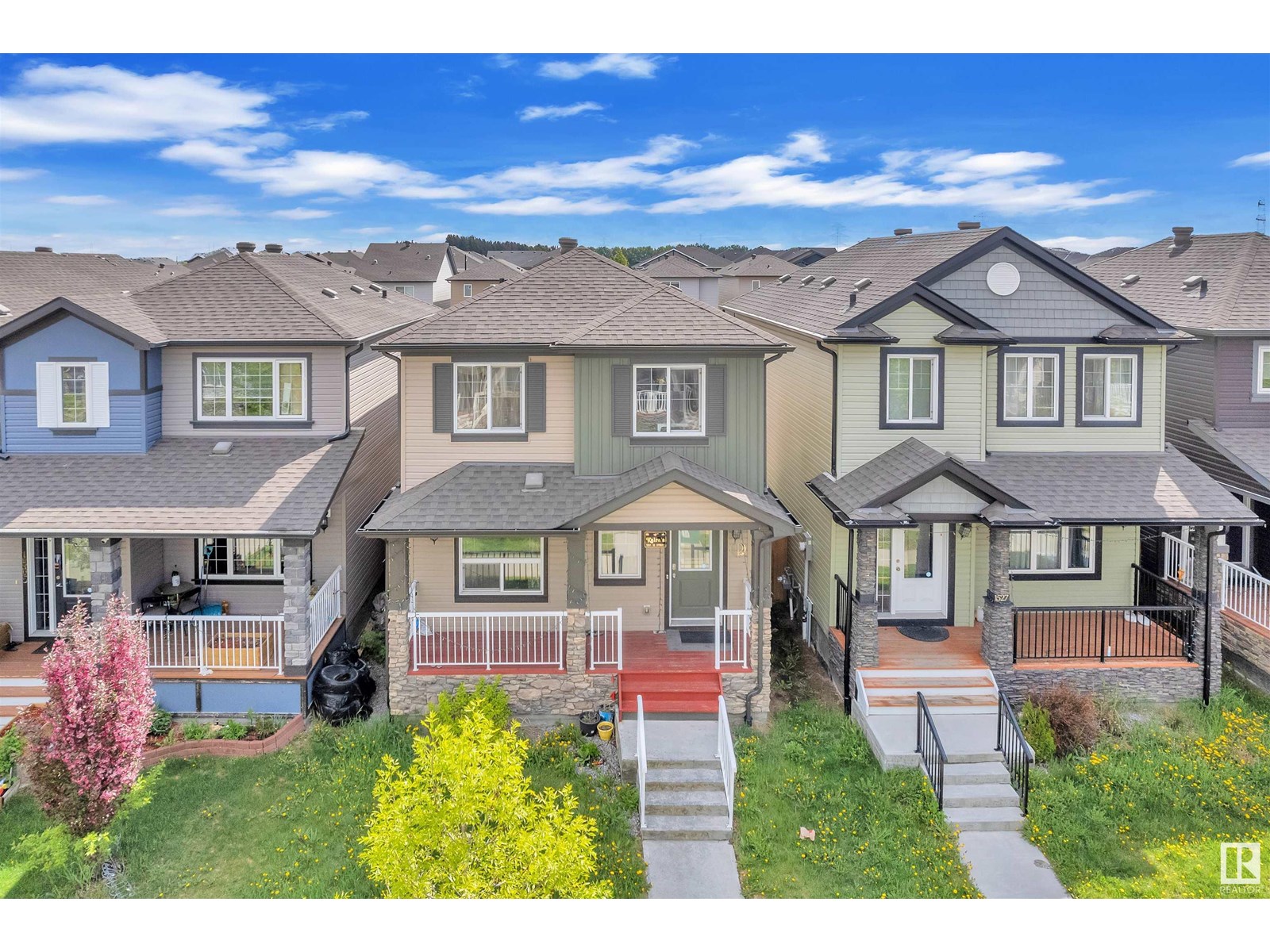 Photo 2 of 1531 22 St Nw Nw, Edmonton AB