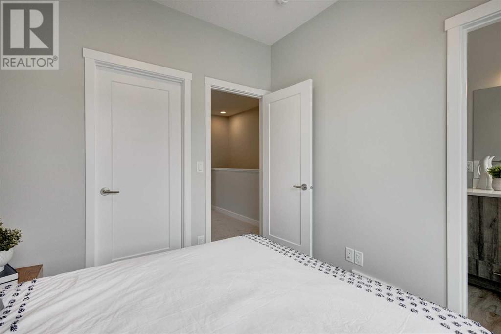 Single Family House for Sale in  Shawnee Square SW Shawnee Slopes Calgary 