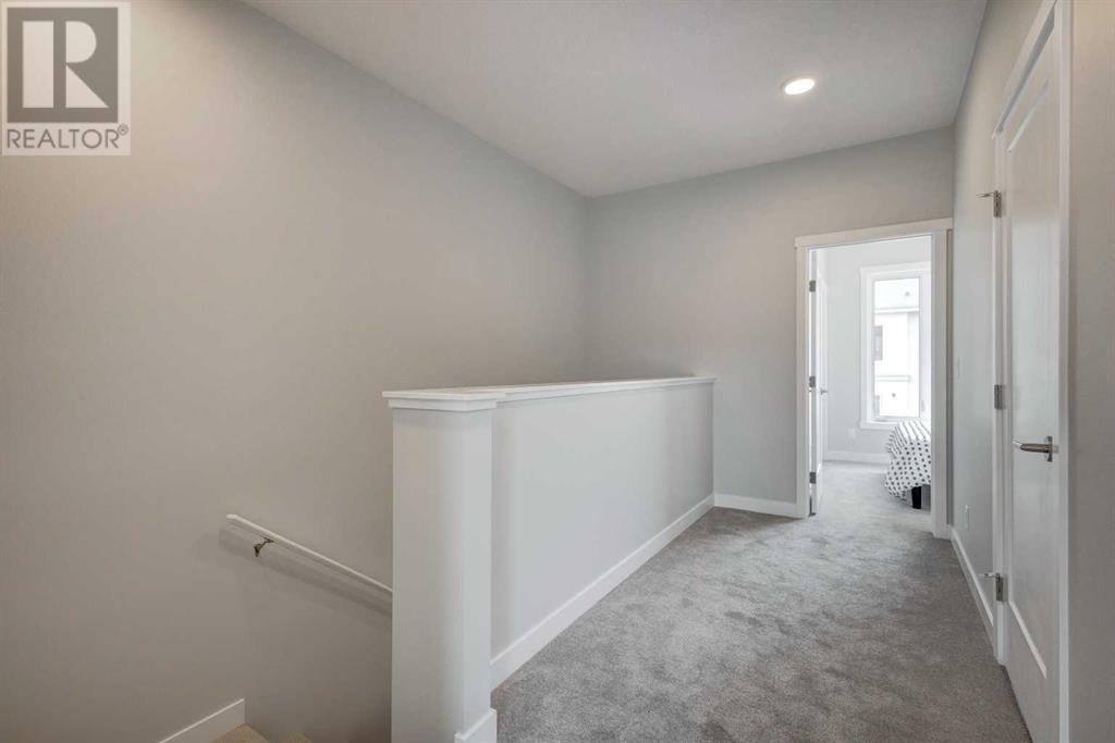 Single Family House for Sale in  Shawnee Square SW Shawnee Slopes Calgary 