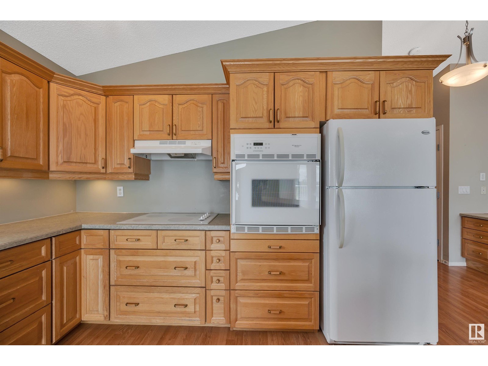 Photo 45 of 4927 152 Av Nw, Edmonton AB