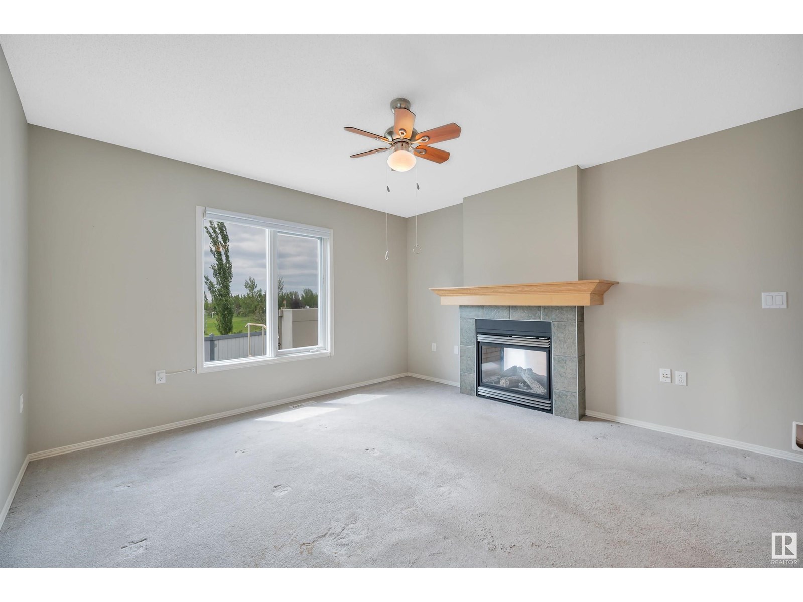 Photo 25 of 4927 152 Av Nw, Edmonton AB
