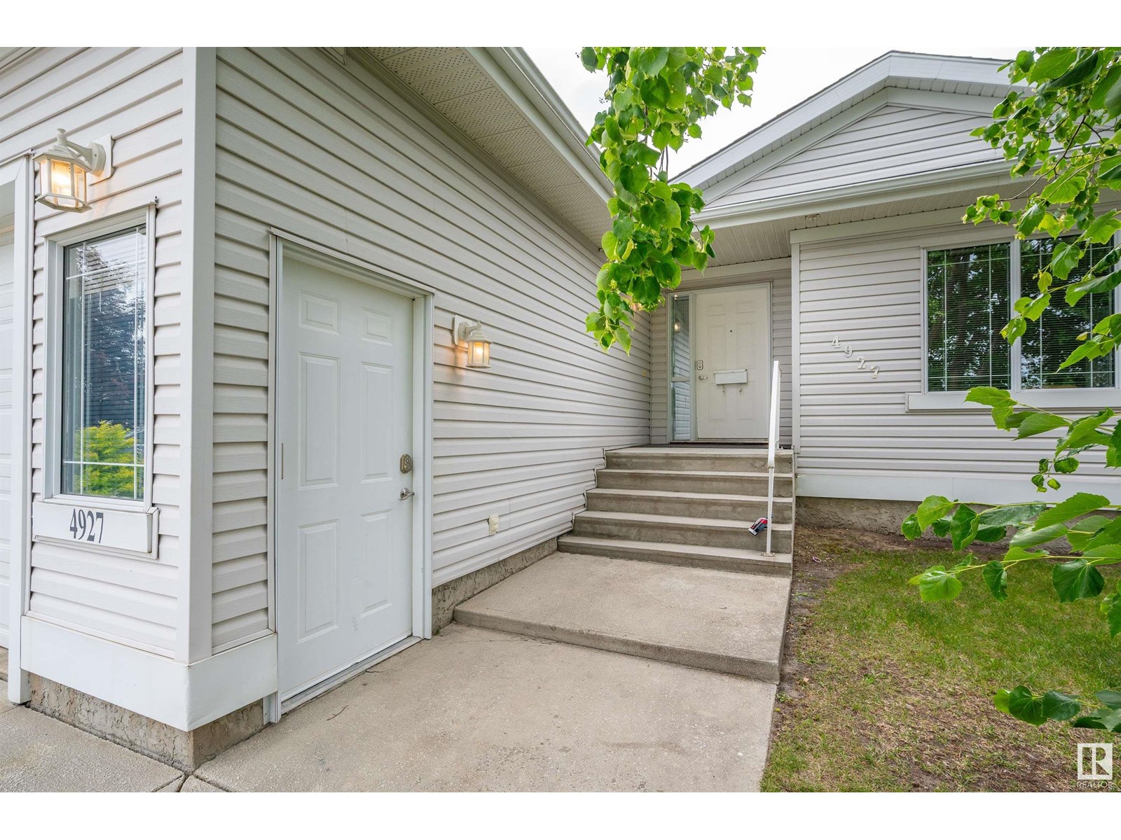 Photo 26 of 4927 152 Av Nw, Edmonton AB