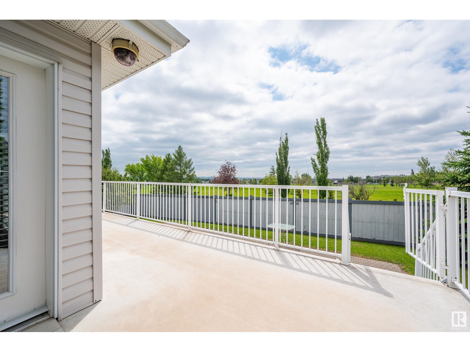 Photo 23 of 4927 152 Av Nw, Edmonton AB