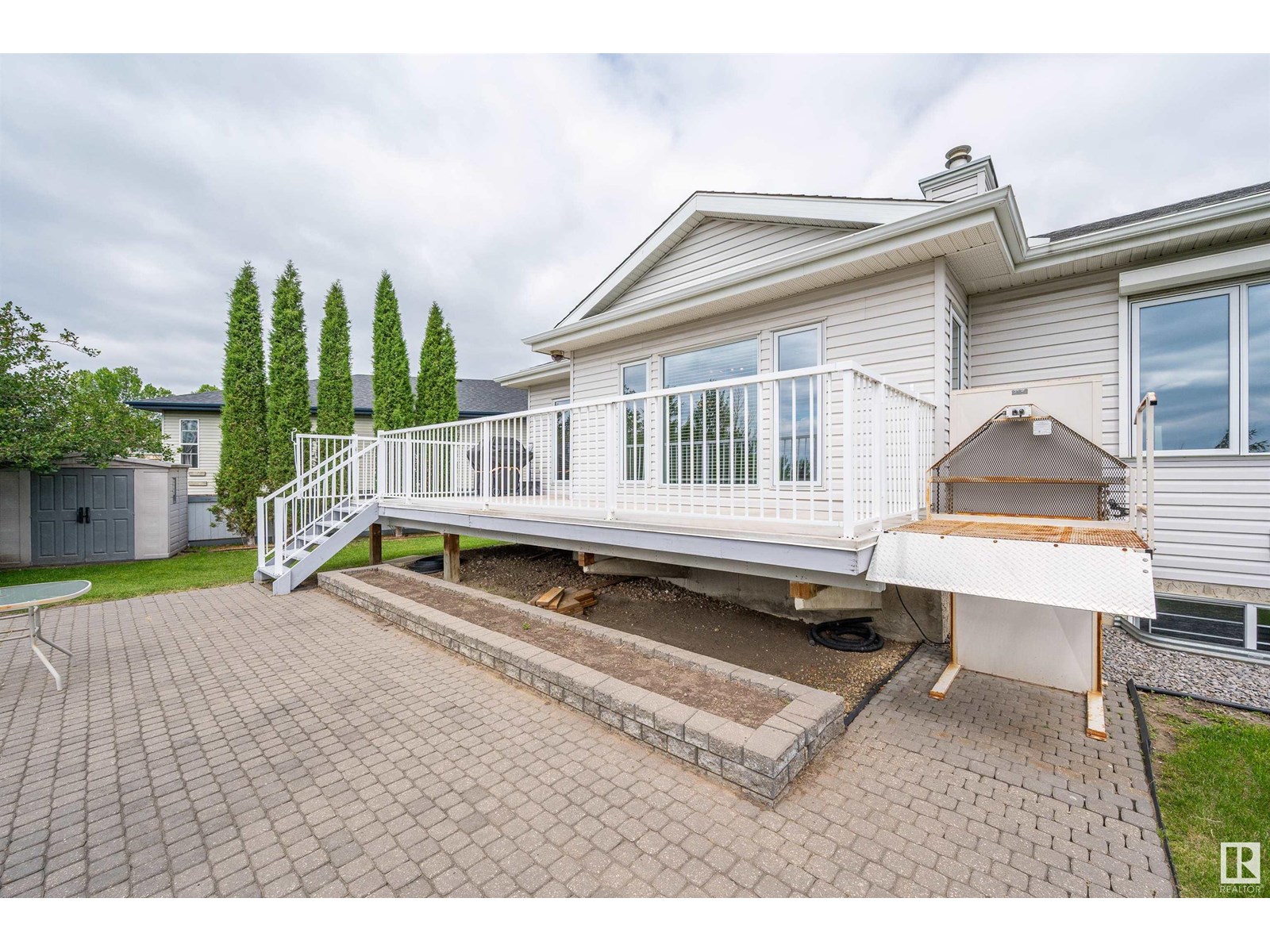 Photo 17 of 4927 152 Av Nw, Edmonton AB
