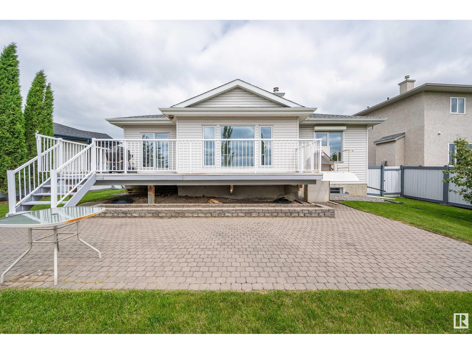 Photo 20 of 4927 152 Av Nw, Edmonton AB