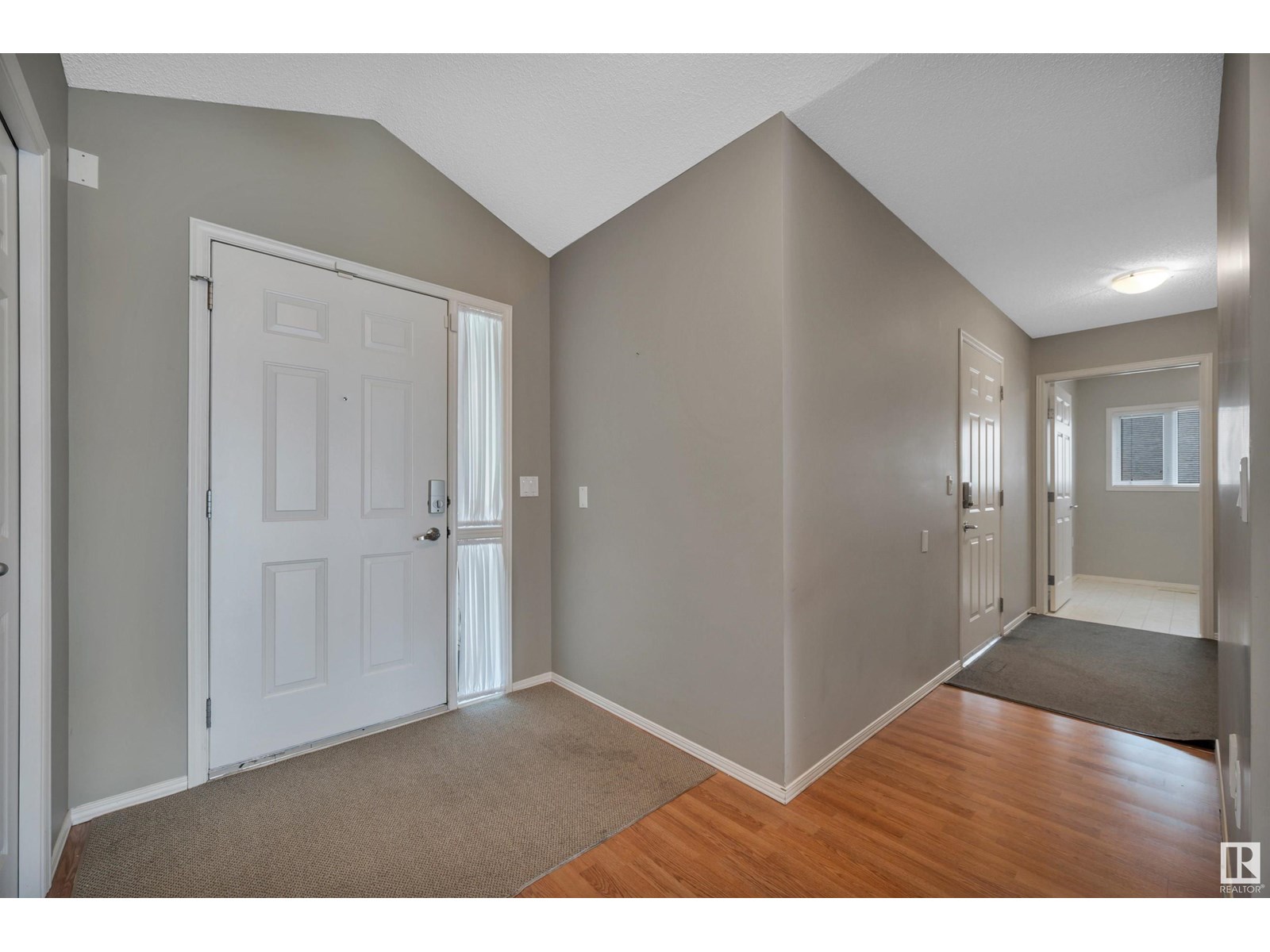 Photo 41 of 4927 152 Av Nw, Edmonton AB
