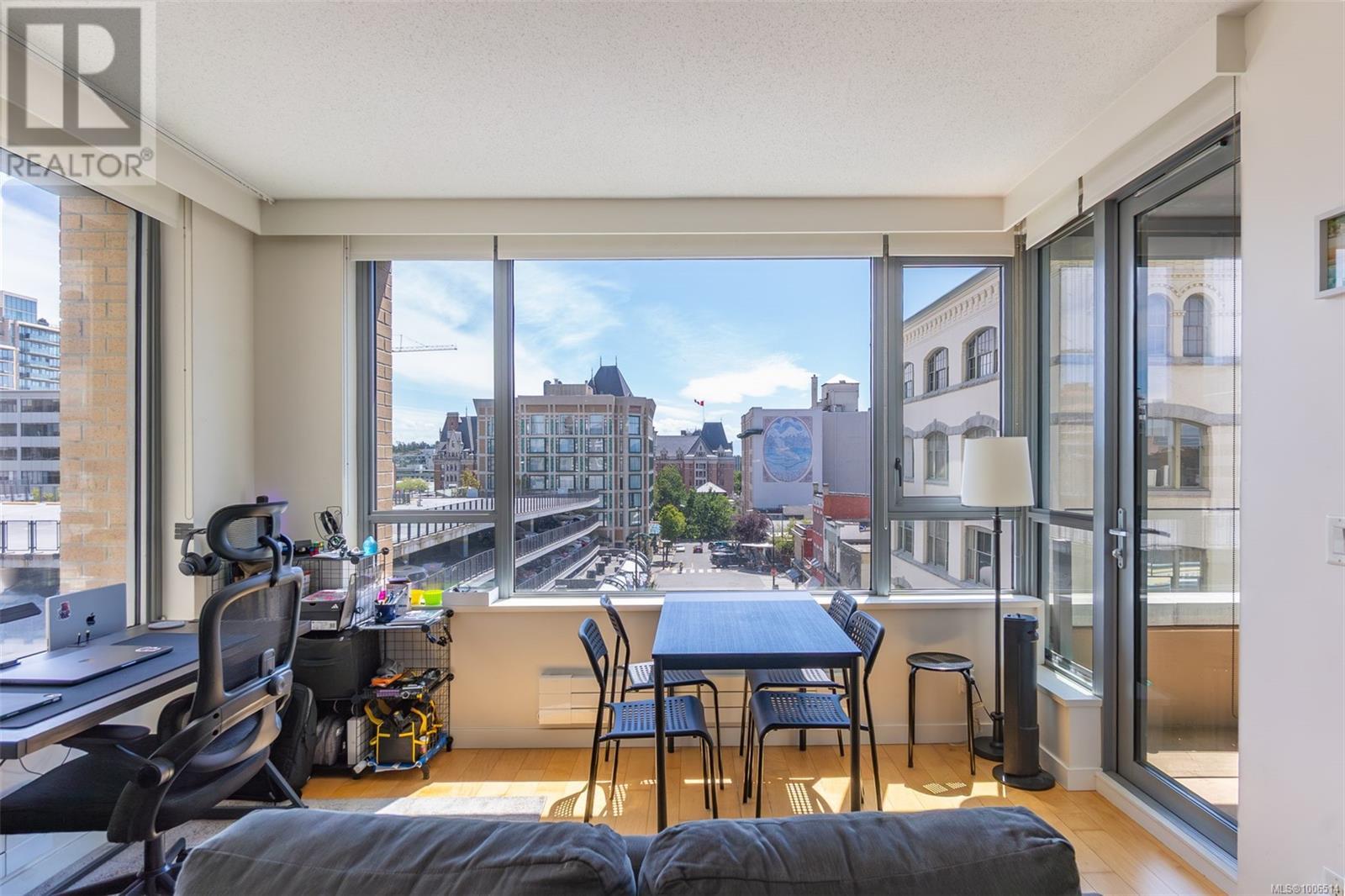 Photo 4 of 501 608 Broughton St, Victoria BC