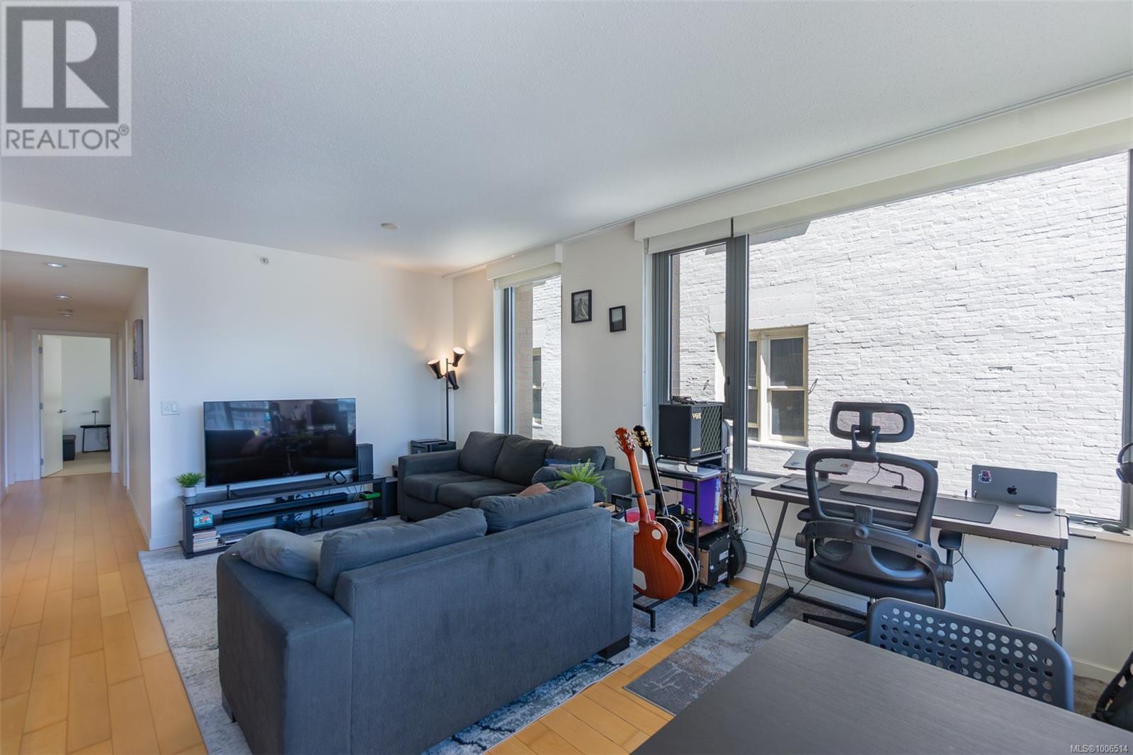 Photo 6 of 501 608 Broughton St, Victoria BC