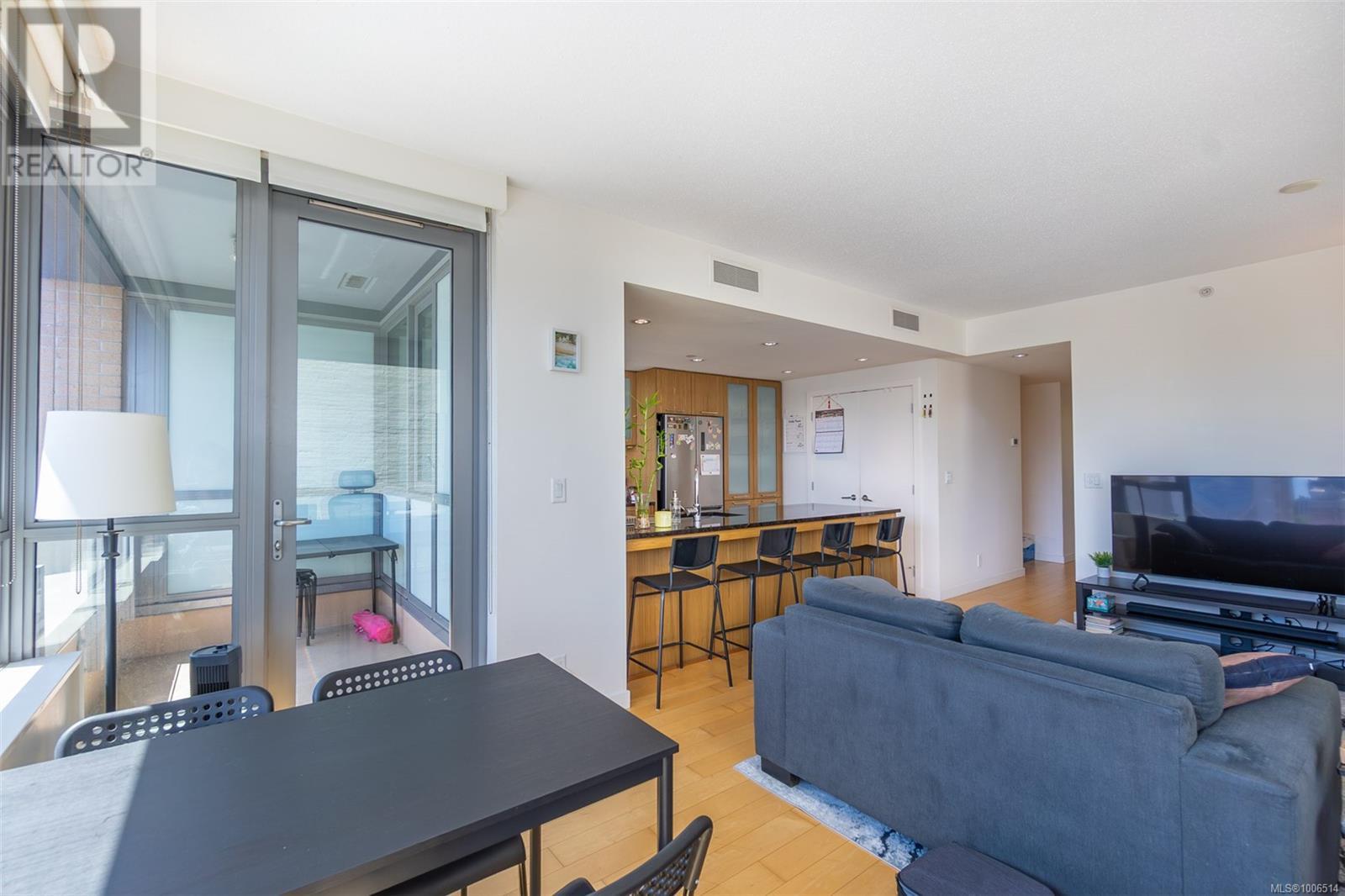 Photo 7 of 501 608 Broughton St, Victoria BC
