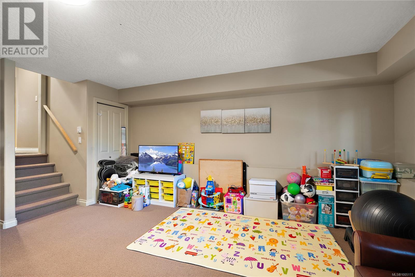 Single Family House Westcoast for Sale in   Mallek Cres Victoria 