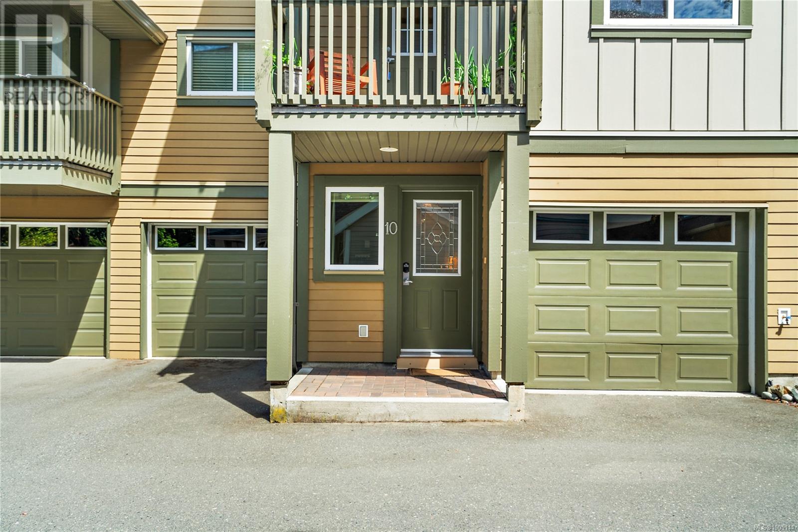 Single Family House Westcoast for Sale in   Mallek Cres Victoria 