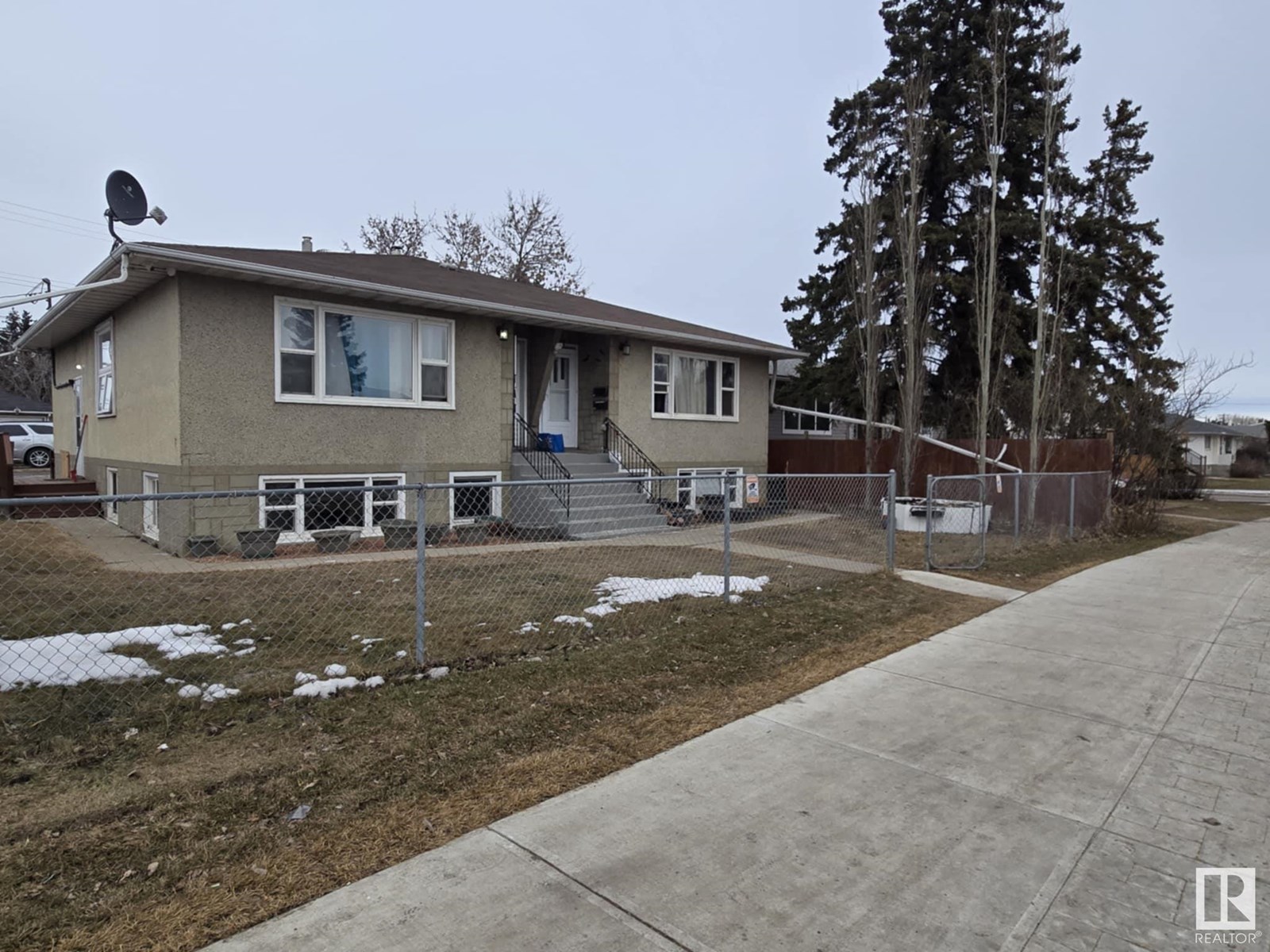6422 132 AV NW, Edmonton, Alberta