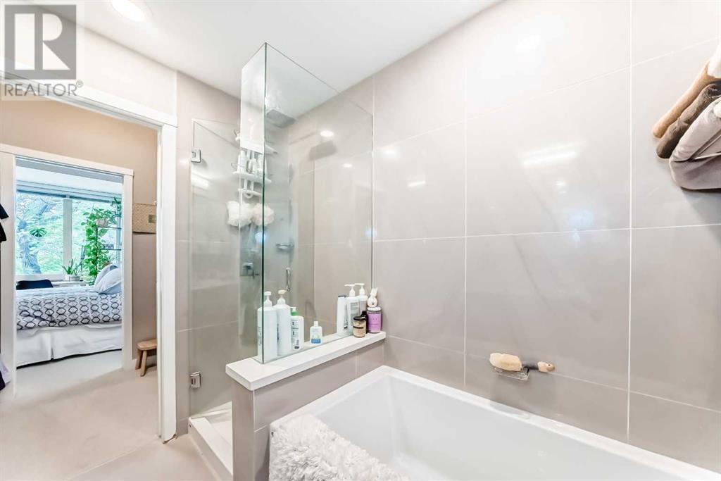 Single Family House for Sale in    Avenue NW Sunnyside Calgary 
