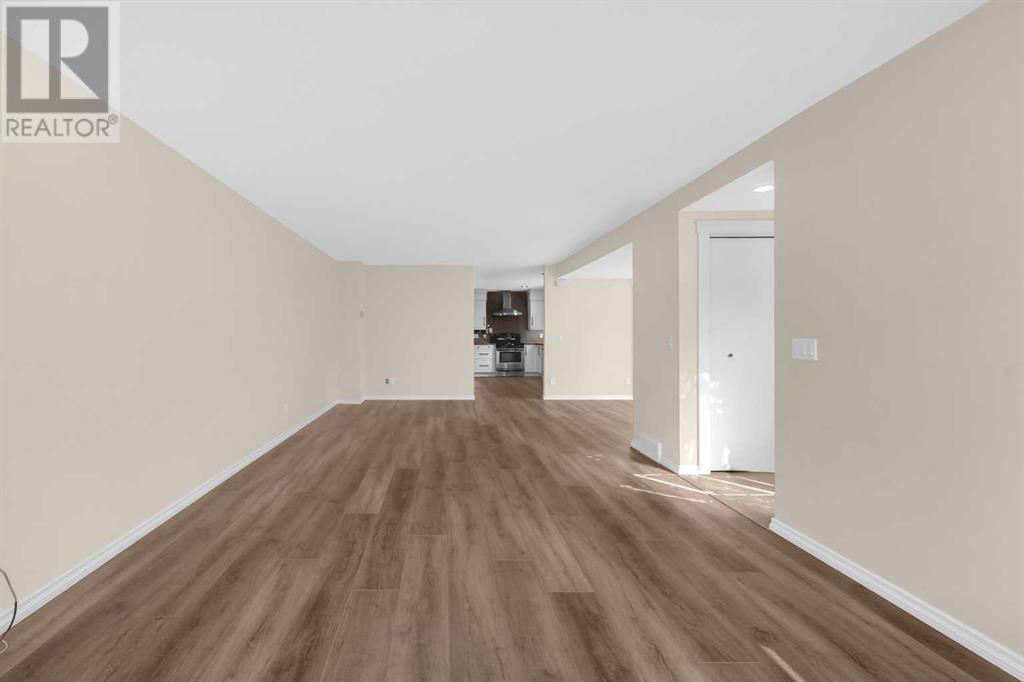 Single Family House for Sale in  Ranch Glen Drive NW Ranchlands Calgary 