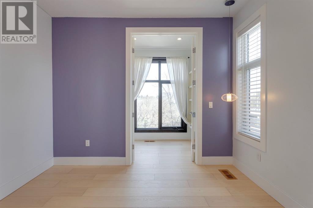 Single Family House for Sale in   Street NW Hounsfield Heights/Briar Hill Calgary 