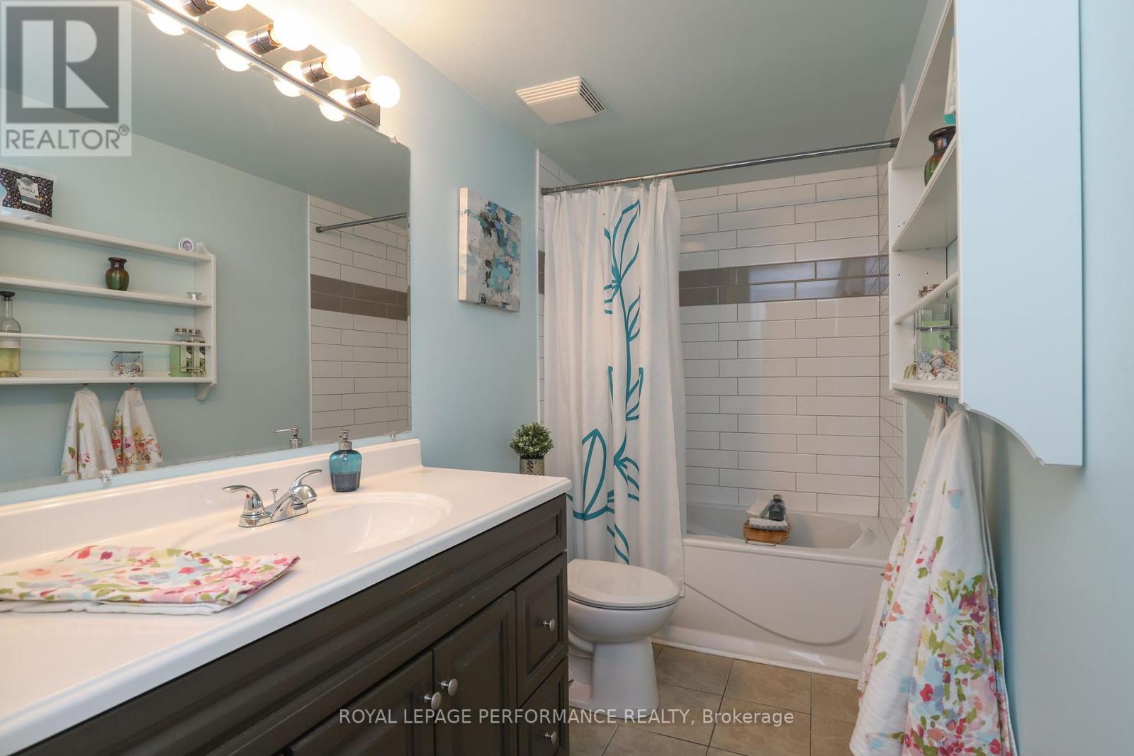 Photo 16 of A 2 Lovell Lane, Ottawa ON