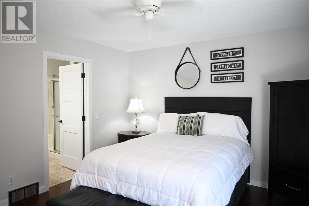 Single Family House for Sale in  Hawkstone Manor NW Hawkwood Calgary 