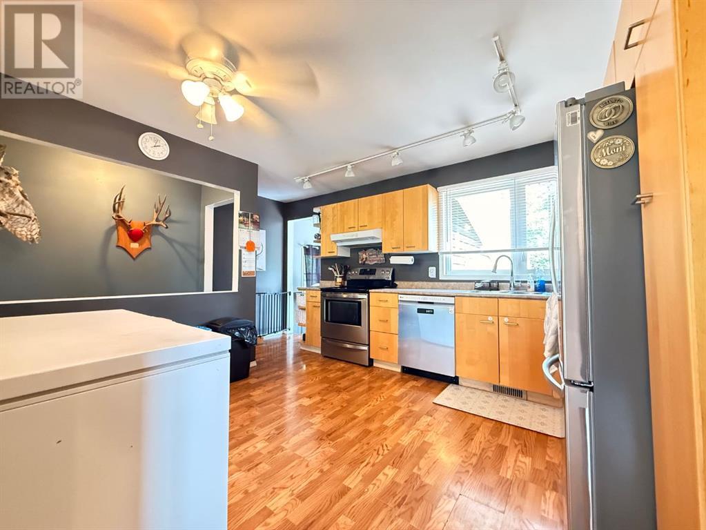 Photo 12 of 213 3 Street W, Lashburn SK