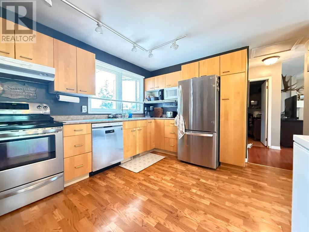 Photo 13 of 213 3 Street W, Lashburn SK