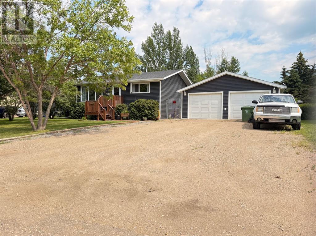 Photo 4 of 213 3 Street W, Lashburn SK