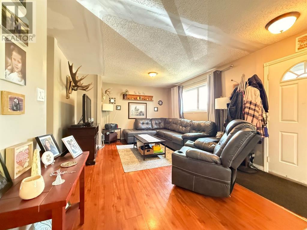 Photo 9 of 213 3 Street W, Lashburn SK
