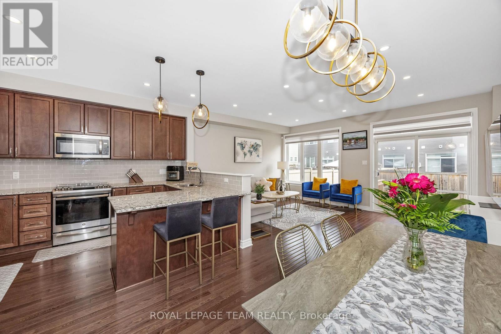 Photo 15 of 526 Edenwylde Drive, Ottawa ON