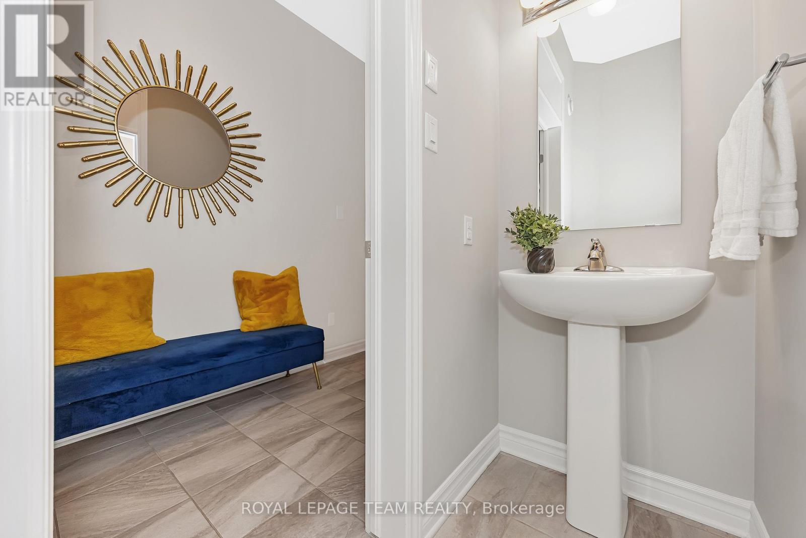 Photo 19 of 526 Edenwylde Drive, Ottawa ON
