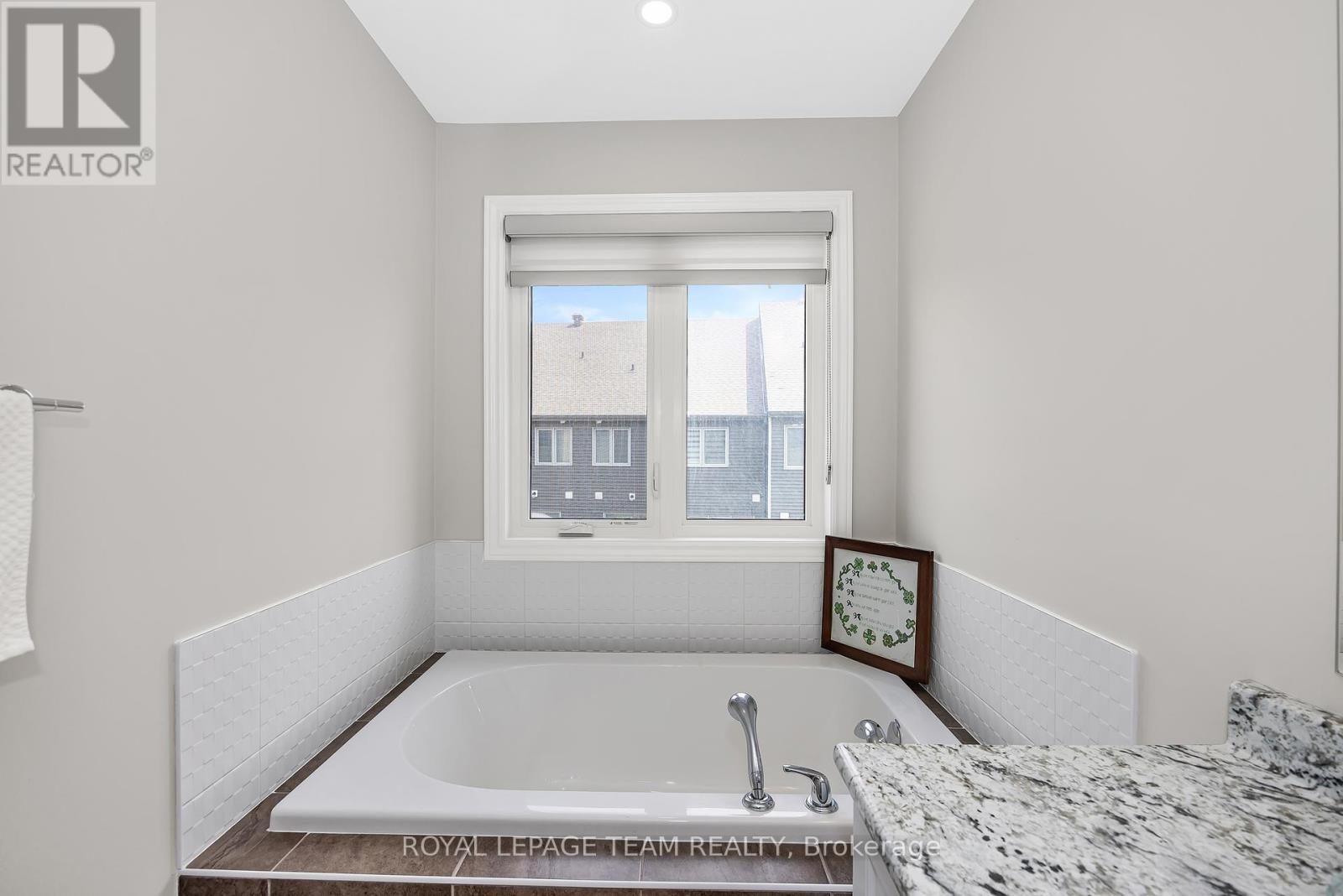 Photo 26 of 526 Edenwylde Drive, Ottawa ON