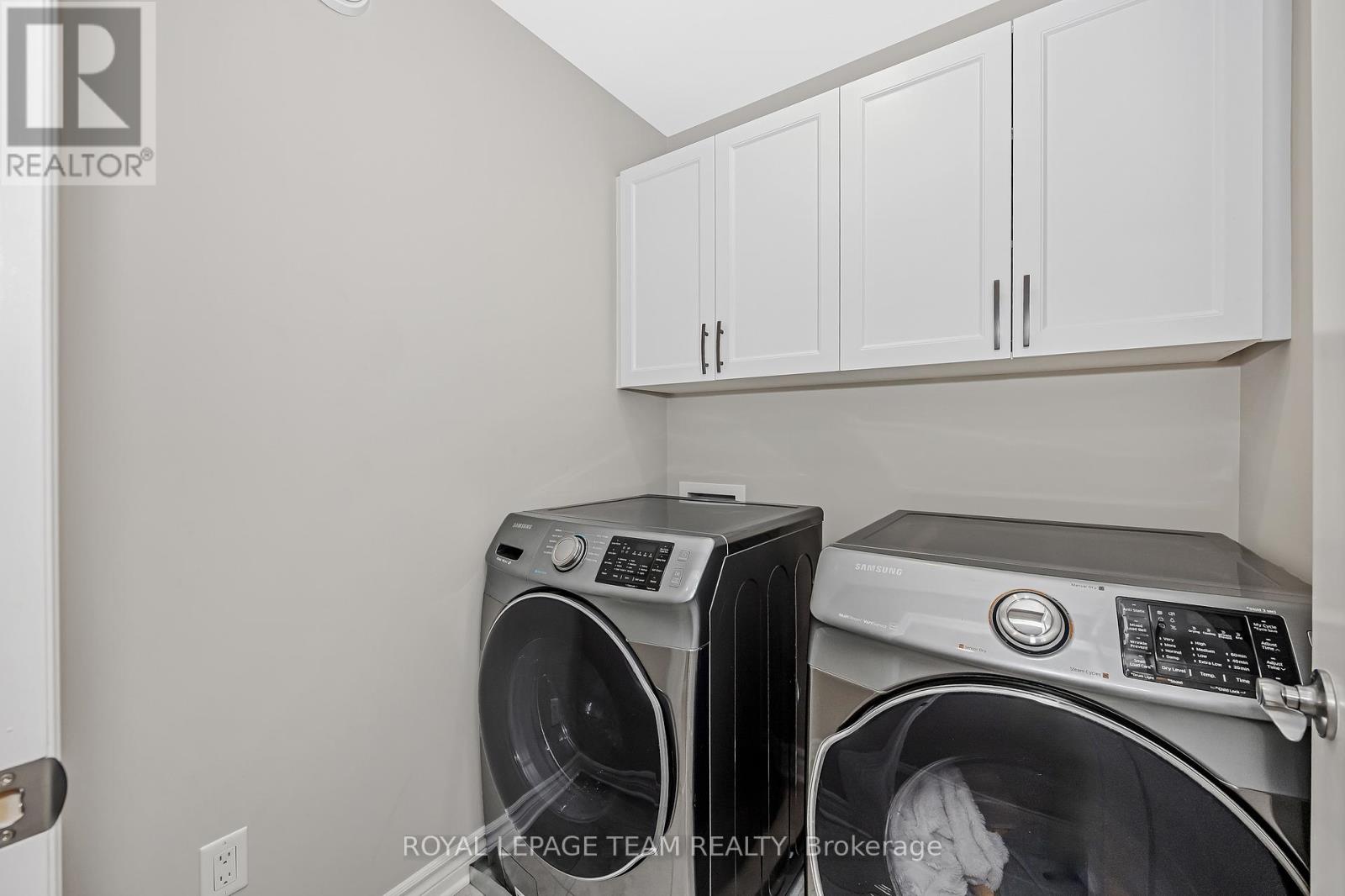 Photo 35 of 526 Edenwylde Drive, Ottawa ON