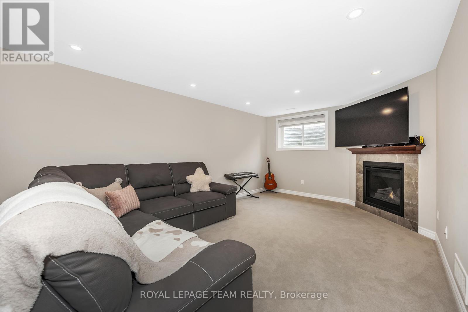 Photo 38 of 526 Edenwylde Drive, Ottawa ON