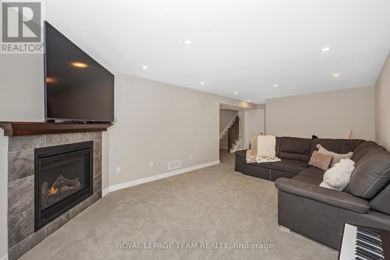 Photo 39 of 526 Edenwylde Drive, Ottawa ON