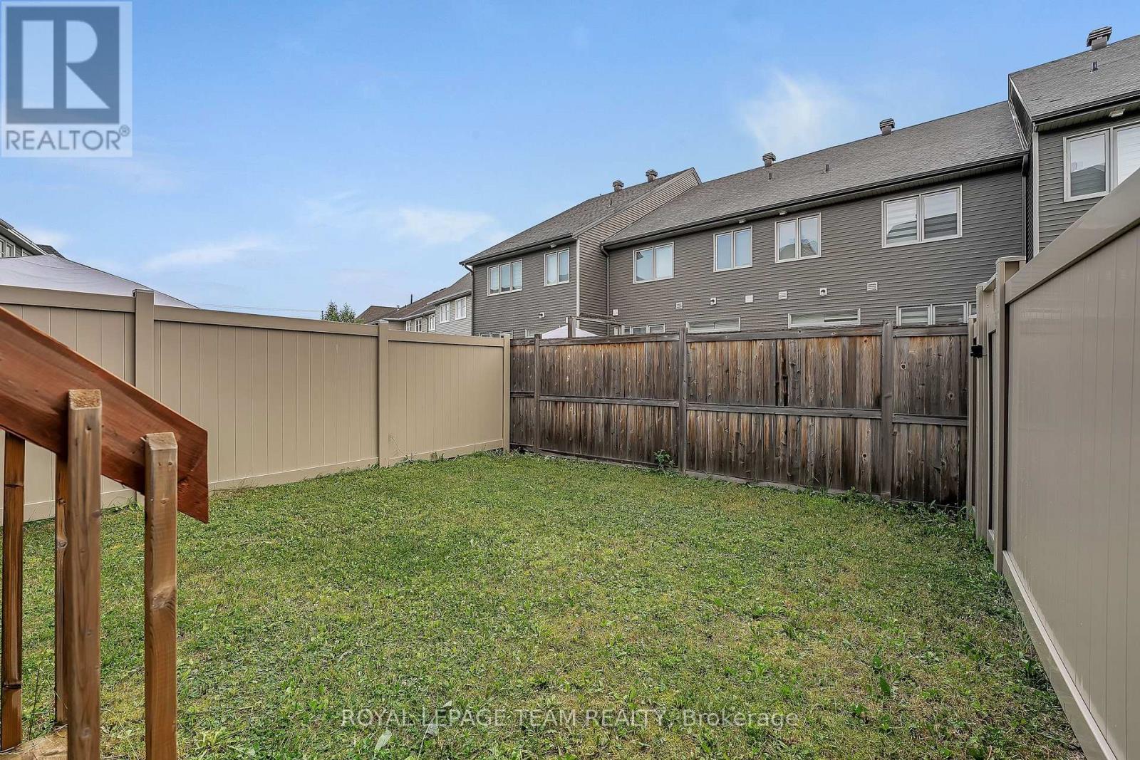 Photo 41 of 526 Edenwylde Drive, Ottawa ON