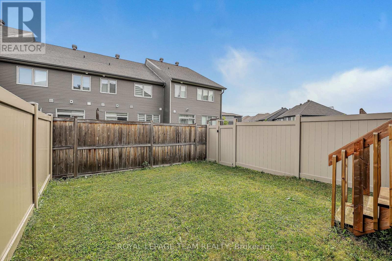 Photo 45 of 526 Edenwylde Drive, Ottawa ON