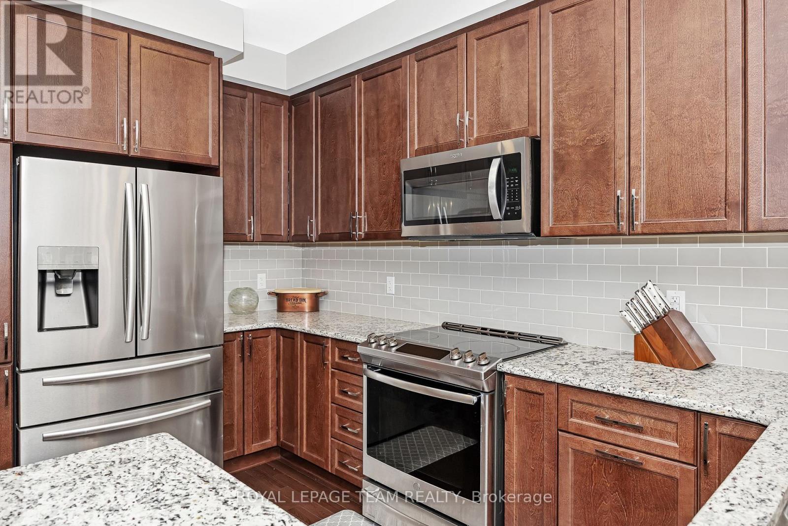 Photo 9 of 526 Edenwylde Drive, Ottawa ON