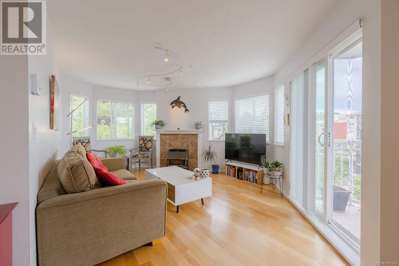 Photo 23 of 301 24 Prideaux St, Nanaimo BC