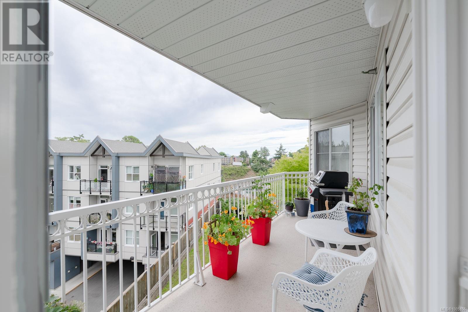 Photo 4 of 301 24 Prideaux St, Nanaimo BC