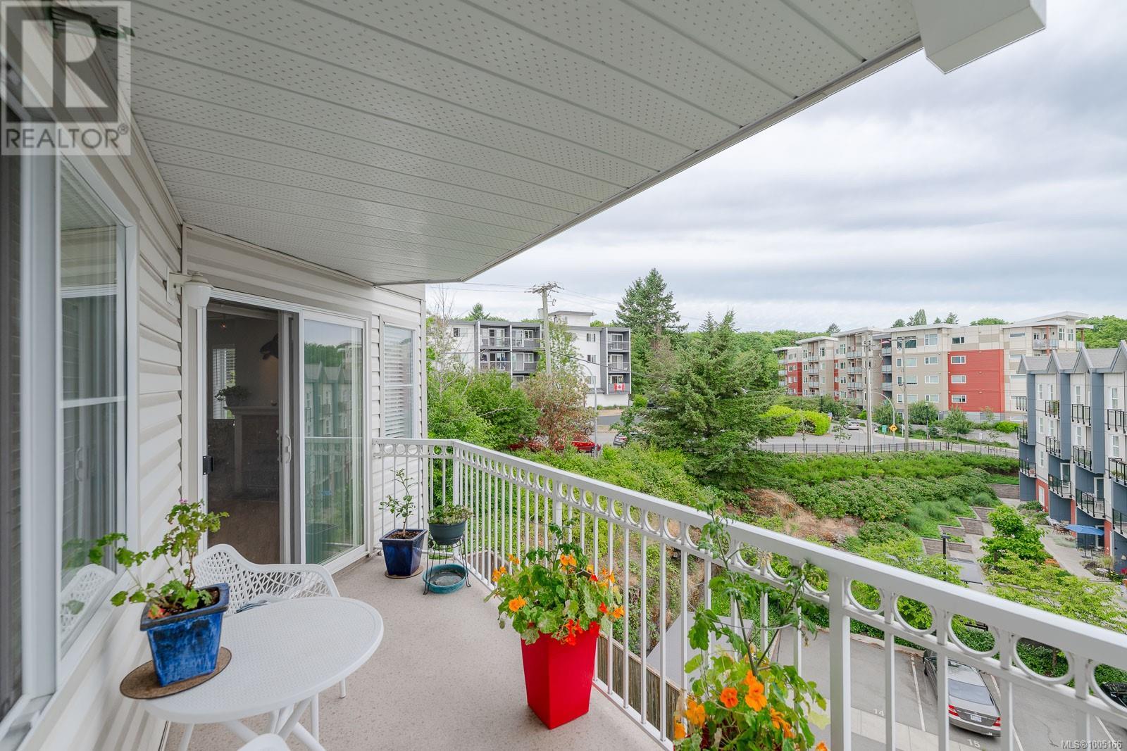 Photo 35 of 301 24 Prideaux St, Nanaimo BC