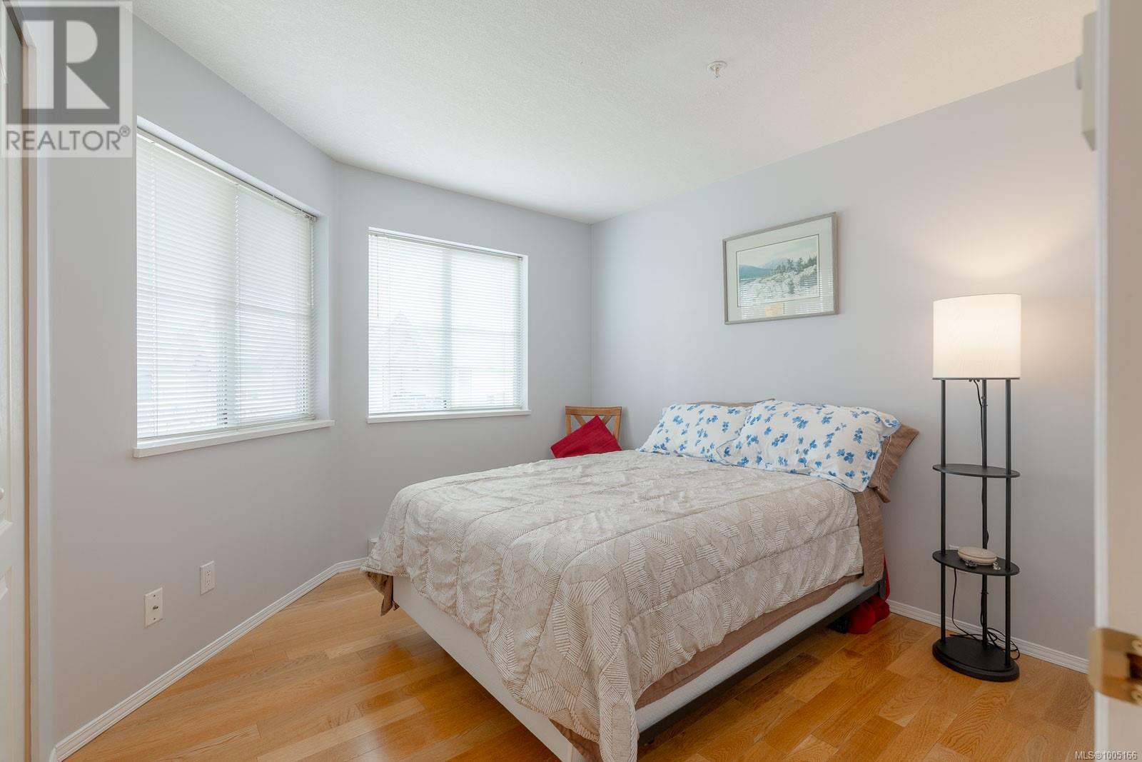Photo 25 of 301 24 Prideaux St, Nanaimo BC