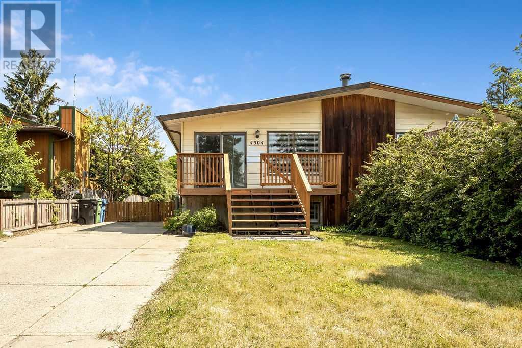 4304 70 Street NW, Calgary, Alberta