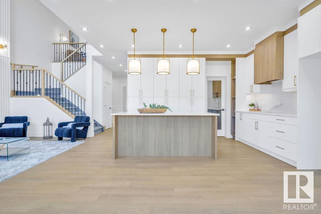 Photo 16 of 7047 Kiviaq Cr Sw, Edmonton AB