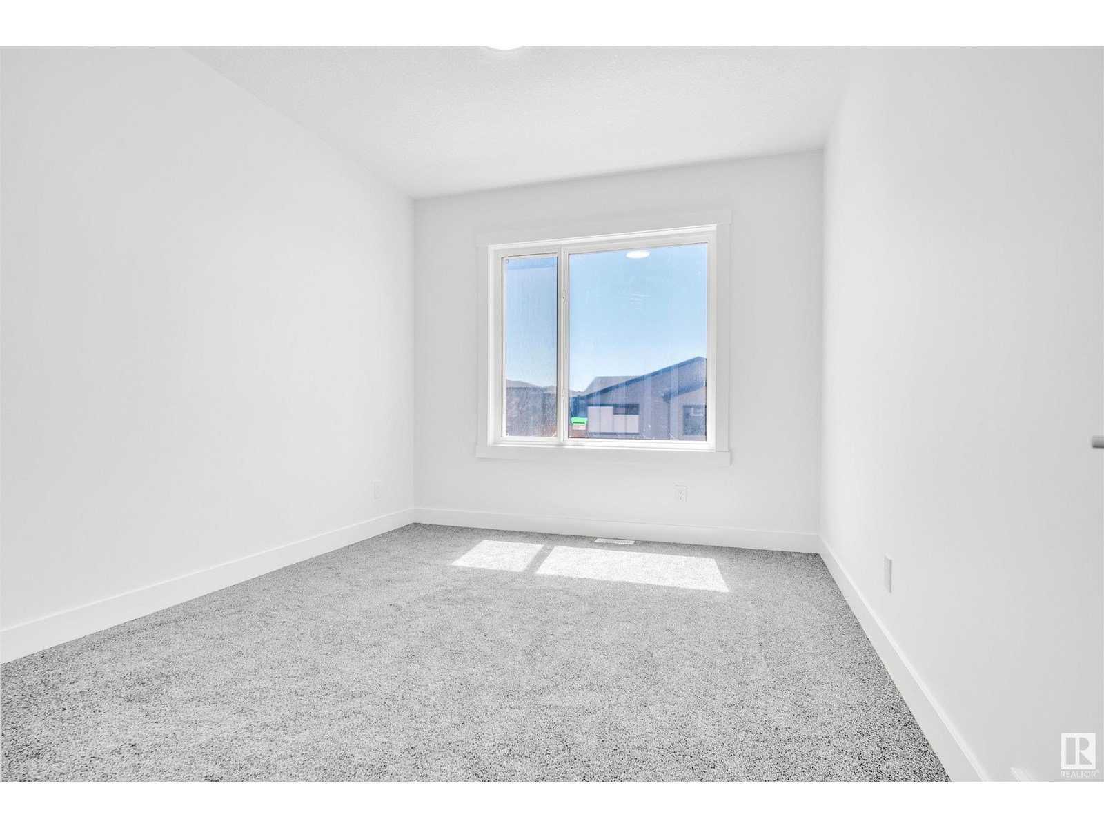 Photo 47 of 7047 Kiviaq Cr Sw, Edmonton AB