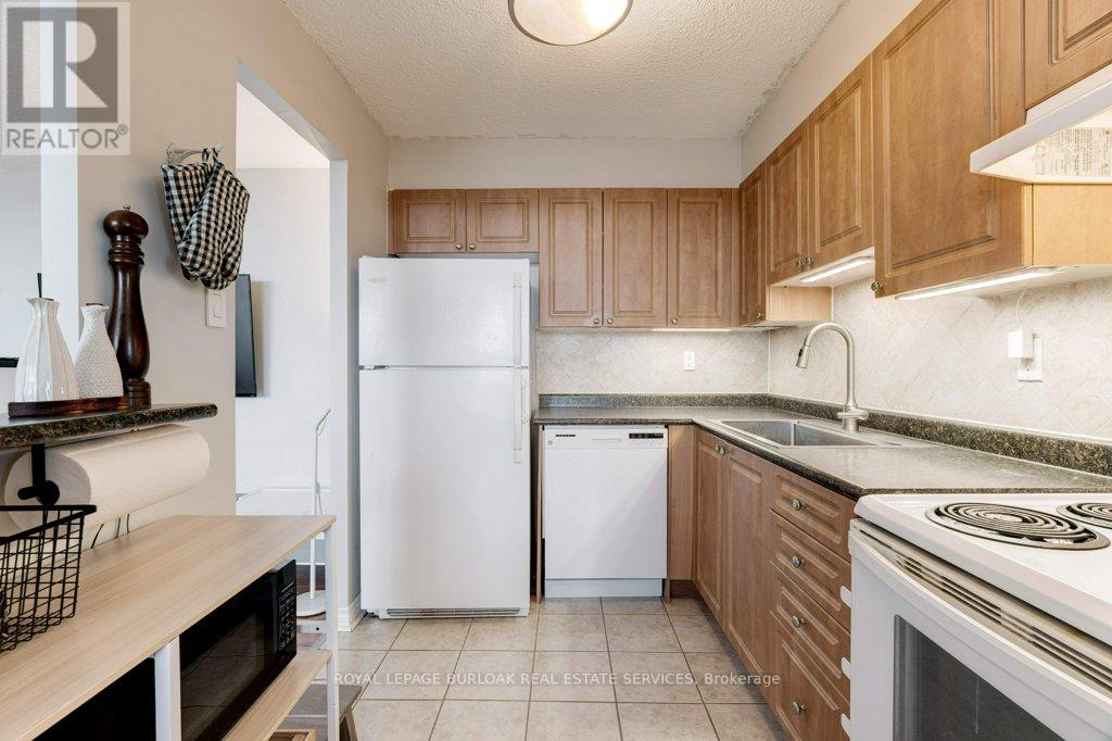 Photo 18 of 1009 3501 Glen Erin Drive, Mississauga ON