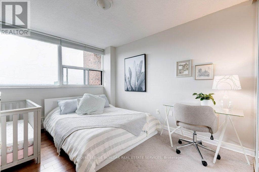 Photo 9 of 1009 3501 Glen Erin Drive, Mississauga ON