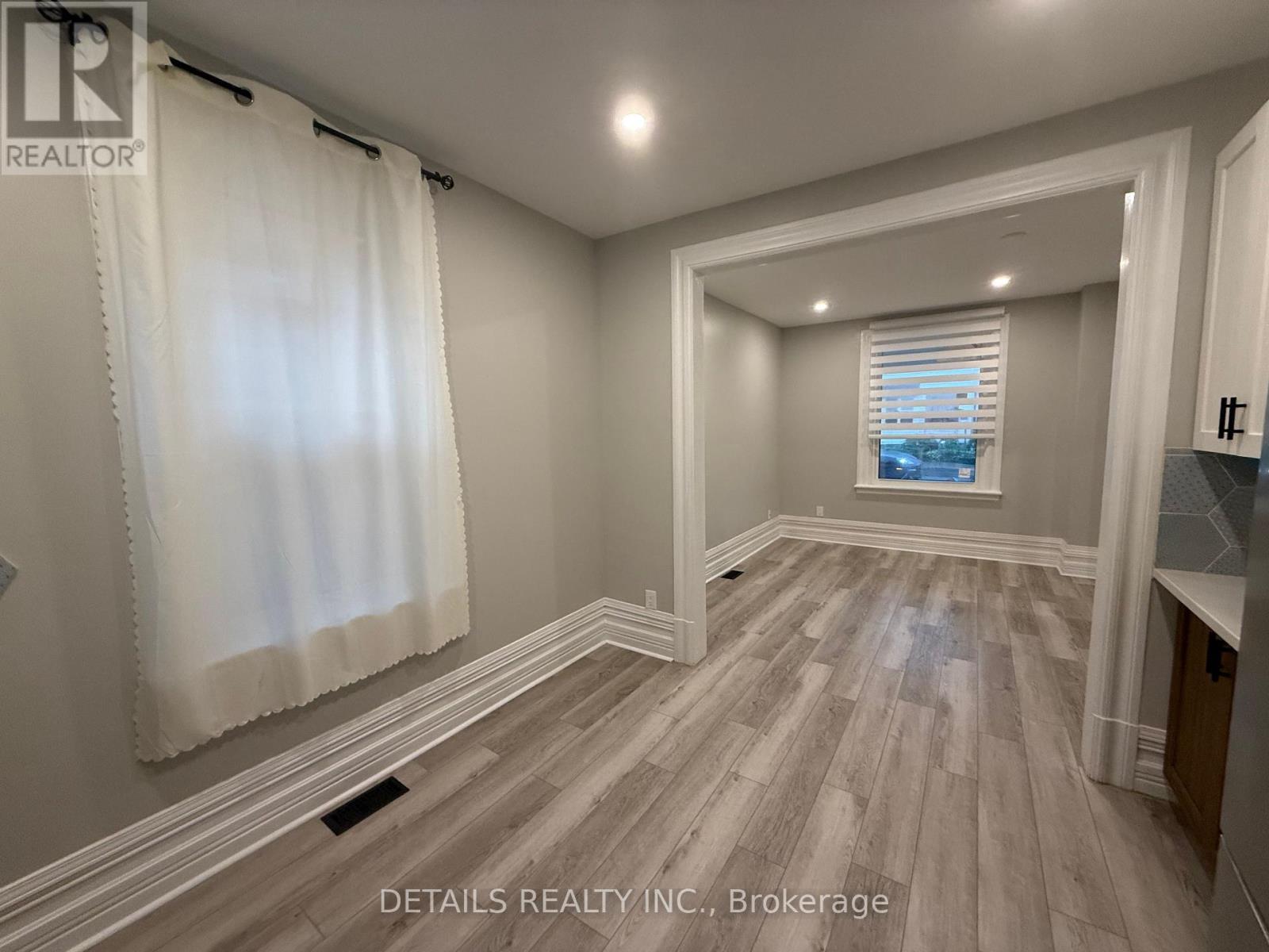 Unit 1 - living rm/kitchen