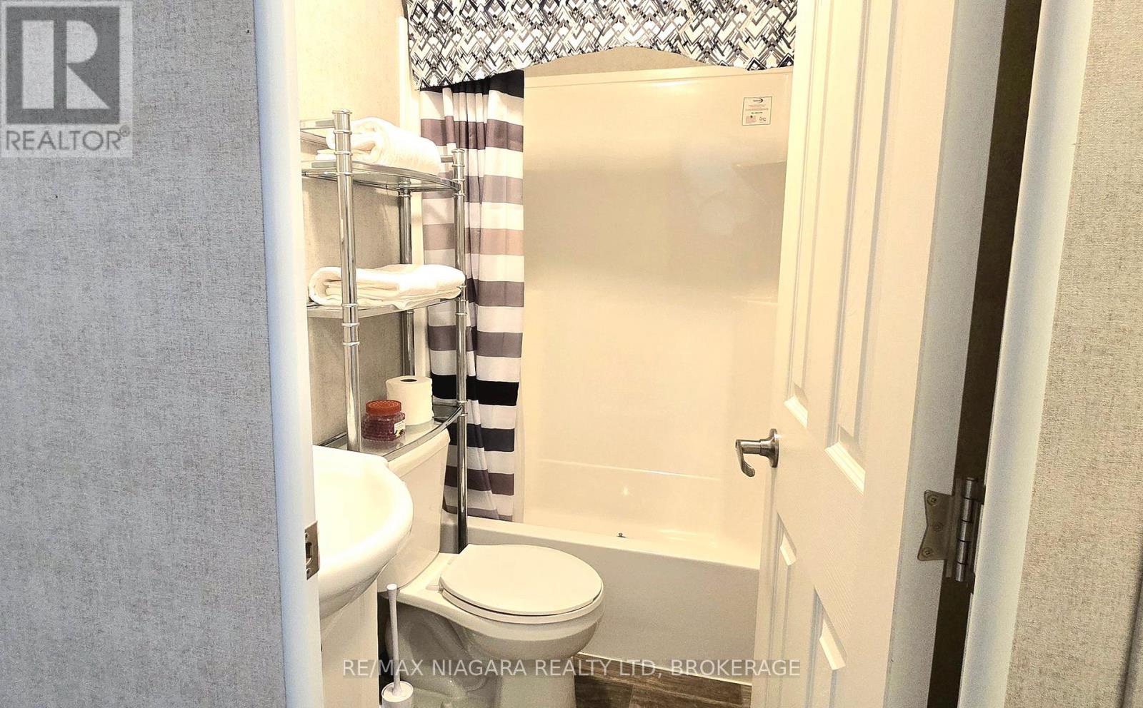 Photo 12 of 313 1501 Line 8 Road, Niagaraonthelake ON
