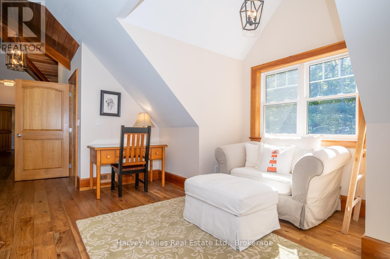 1045 LAKESHORE DRIVE